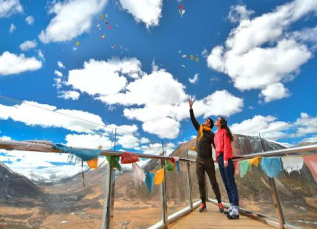 稻城亞丁、雙汽六日游