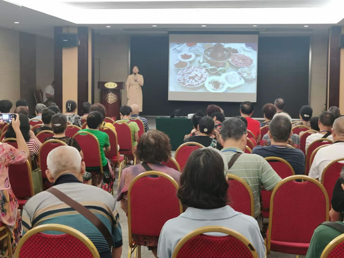 綿陽中旅行假日旅行社舉行胡楊林、南疆專列推薦會(huì)